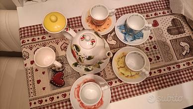 Teiera + 4 tazzine e piattini + Zuccheria e tazzin