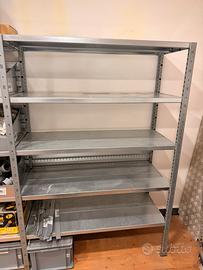 Scaffale metallico