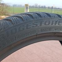 Bridgestone blizzak 225/40 r18