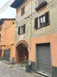 Immobile in asta di 177 m² con 4 locali e box auto