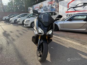 Honda Forza 750