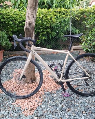 bici gravel cannondale topstone