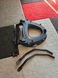 Supporto / attacco bauletto Givi Suzuki GSR 600