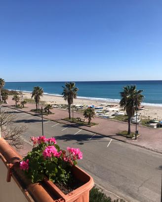 Appartamento vista mare , Ardore