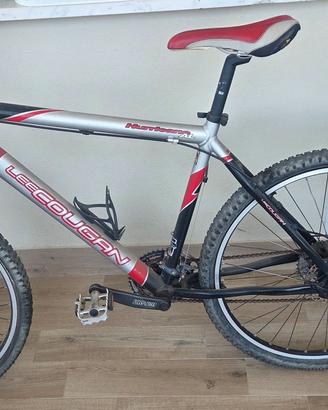 Bicicletta Mountain Bike Lee Cougan Hurricane AL
