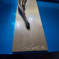 Crocifisso stilizzato moderno in bronzo 