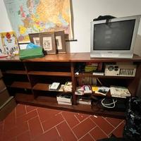 libreria bassa in legno 