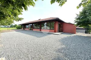 NEGOZIO A ROMANO CANAVESE