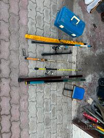 8 canne da pesca piu valigetta