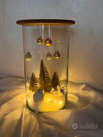 Lanterna in vetro con decorazione natalizia