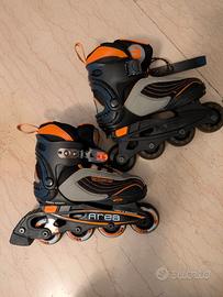 Roller con protezioni e casco