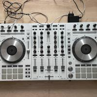 Pioneer DDJ SX consolle dj bianca