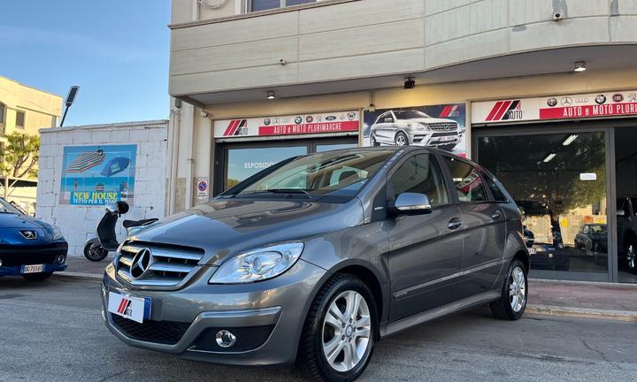 MERCEDES-BENZ B 180 BlueEFFICIENCY Executive