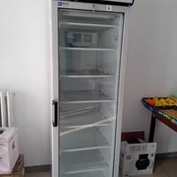 Frigo acciaio e vetrina frizer