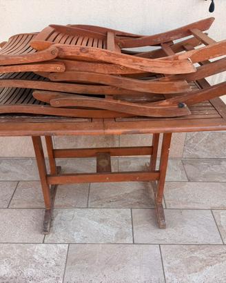 Tavolo con 4 sedie in legno