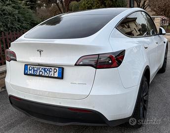 TESLA MODEL Y AWD