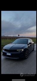 Opel astra hybrid plug-in 180cv full optional