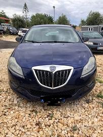 autovettura lancia delta
