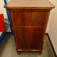 Comodino in Legno Lucido