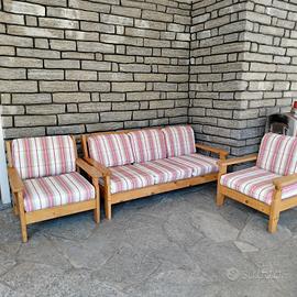 Divano 3 posti, struttura in legno +2 poltrone