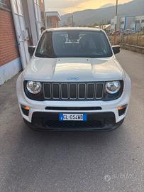 jeep Renegade anno 2023 con pochi km