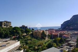 2 LOCALI A FINALE LIGURE