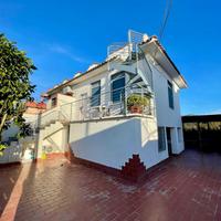 Villa bifamiliare Baia Felice