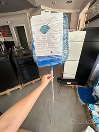 Asta con retina per pulizia piscina