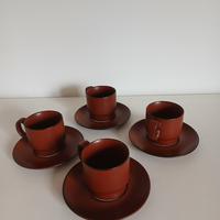 4 tazze con piattino in grès porcellanato marrone