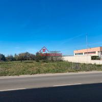 Terreno di 2639 mq con progetto approvato
