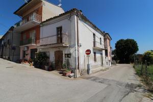 CASA SEMINDIPENDENTE A CAMPLI