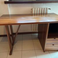 Scrivania in legno Di Liddo & Perego