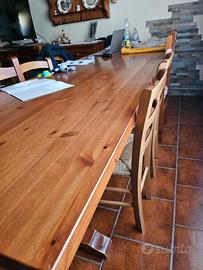 Tavolo in legno massello