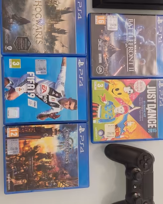 PlayStation 4 PS4 + 2 Controller + 5 Giochi