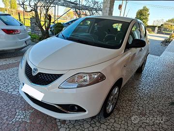 Lancia Ypsilon 1.2 69cv Gold