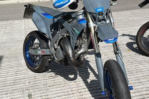 TM 125 sm 2025