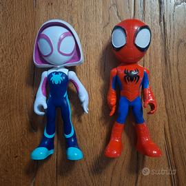 Spidey e Ghost Spider action figure Hasbro