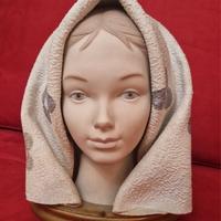 Scultura volto femminile coperto da un velo 