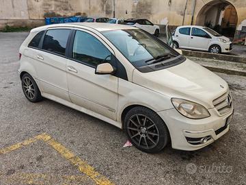 Mercedes B200 Premium