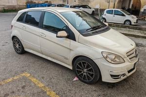Mercedes B200 Premium
