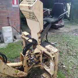 Retroescavatore per trattore