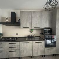 Cucina moderna 4,20 m cemento + tavolo completo