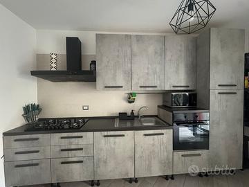 Cucina moderna 4,20 m cemento + tavolo completo