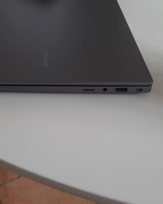 Samsung Galaxy Book 4