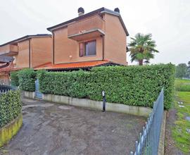 Villetta monofamiliare indipendente con giardino e