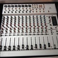 Mixer Behringer MX 2004A
