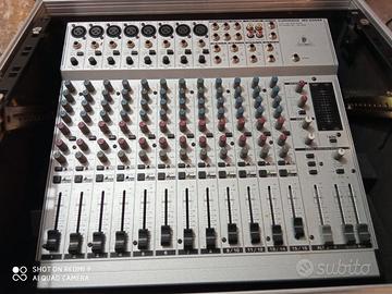 Mixer Behringer MX 2004A
