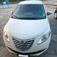 LANCIA Y BENZINA e METANO YOU&MY 
