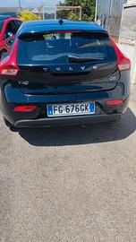 Auto Volvo V40