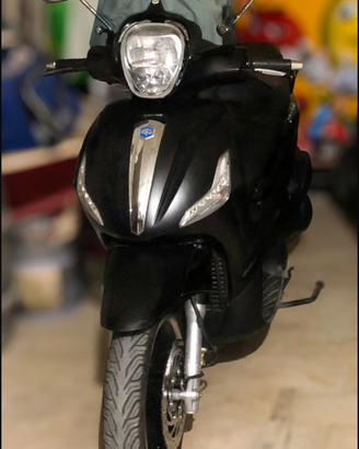 Piaggio Beverly 300 police   11/2019